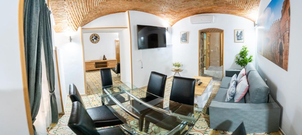 Art & Suite Apartment กาเซเรส ภายนอก รูปภาพ