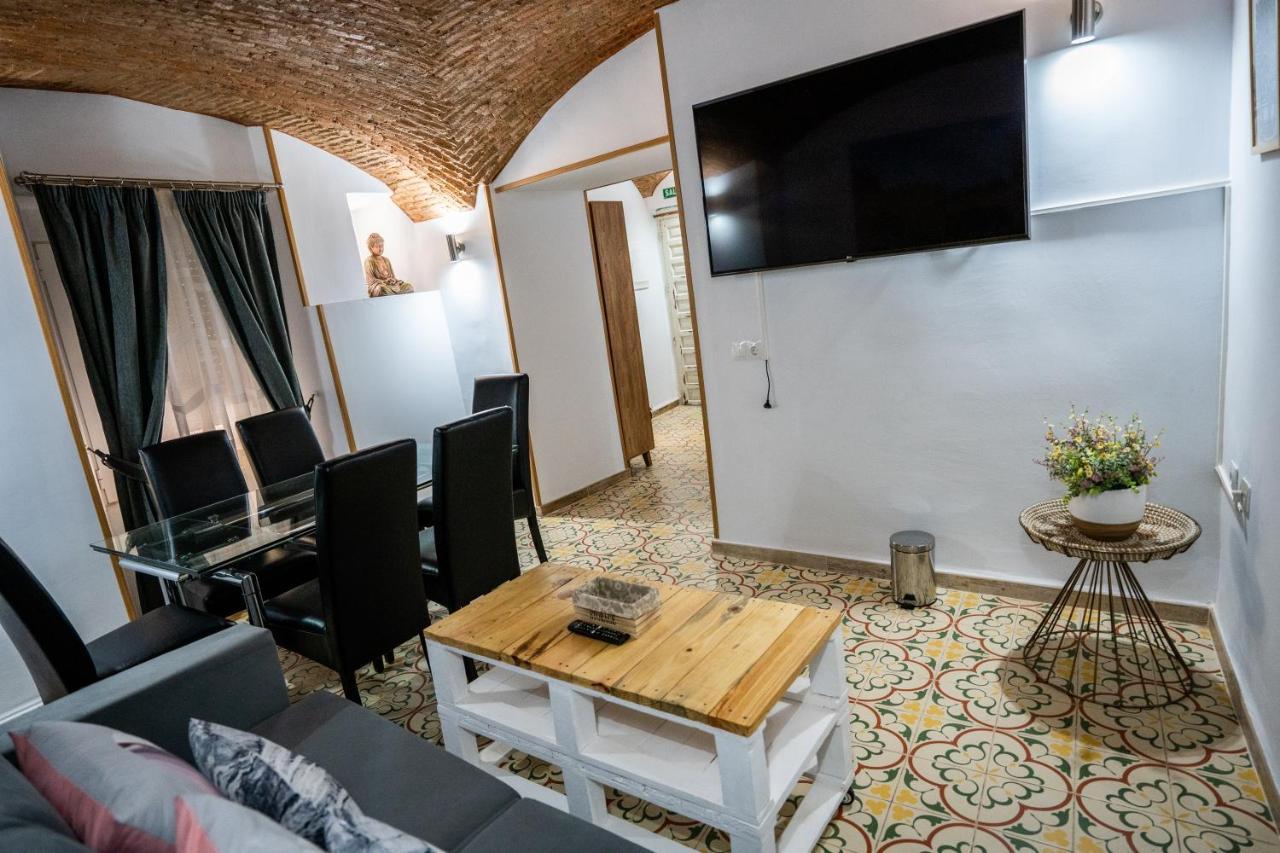 Art & Suite Apartment กาเซเรส ภายนอก รูปภาพ