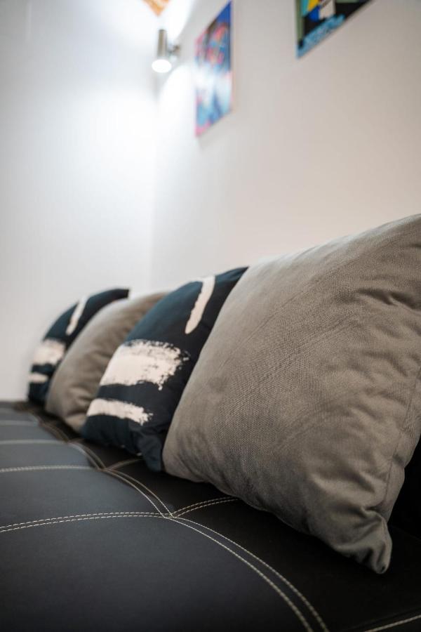 Art & Suite Apartment กาเซเรส ภายนอก รูปภาพ