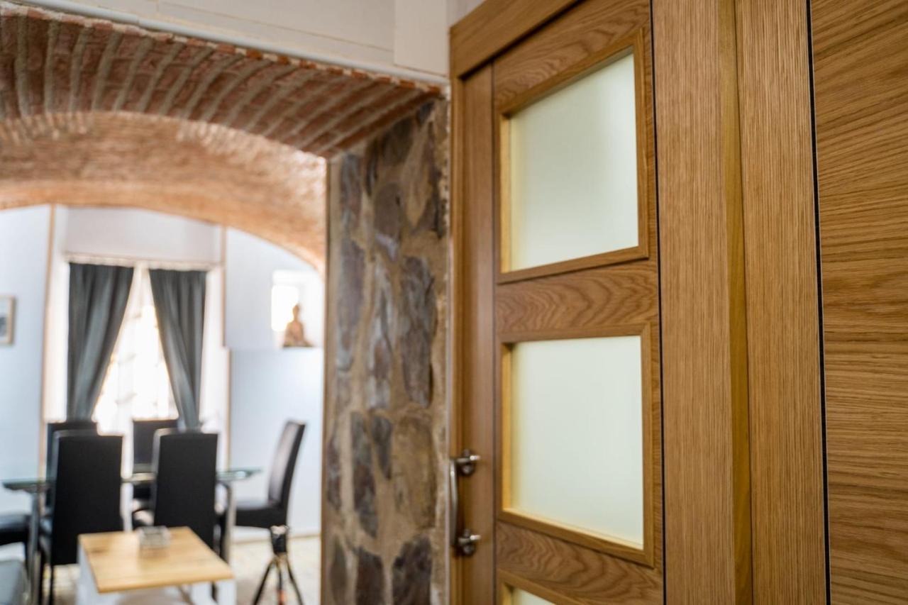 Art & Suite Apartment กาเซเรส ภายนอก รูปภาพ